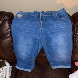 Blue jean capris. Baccini brand. Size 18W.